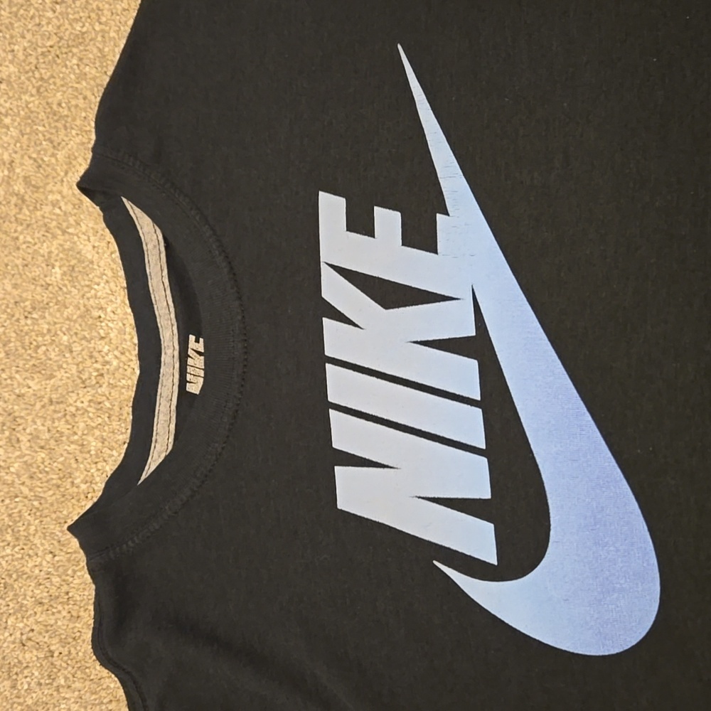 Boy's Medium Nike T Shirt Black and Blue - Picture 2 of 3